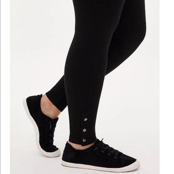 PLATINUM LEGGING - PONTE SNAP-BUTTON HEM - Picture 4 of 5